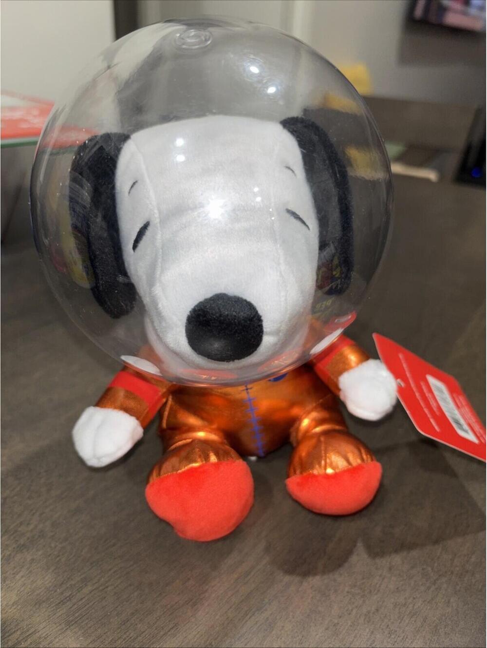 Snoopy ..Hallmark NASA Snoopy 2022 Plush Peanuts [COPY]
